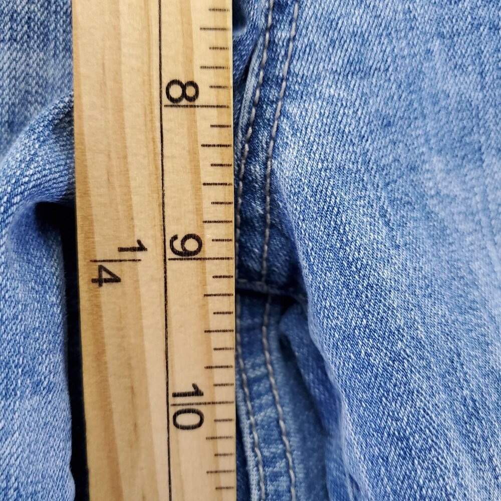 Torrid Shorts Womens Size 12 Light Blue Distressed Raw Hem Stretch Denim Jorts - Picture 5 of 11